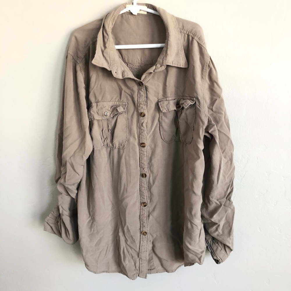 ✨OFFER Button down shirt !! ✨